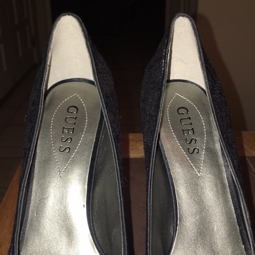 👠🔥GUESS Heels 🔥👠 - Picture 2 of 6